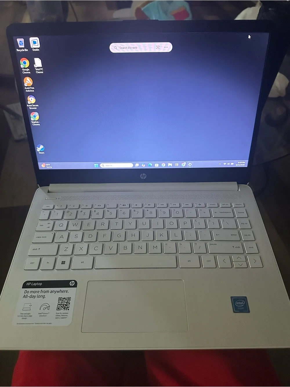 HP 14 in touchscreen Silver-White Laptop with White Keyboard